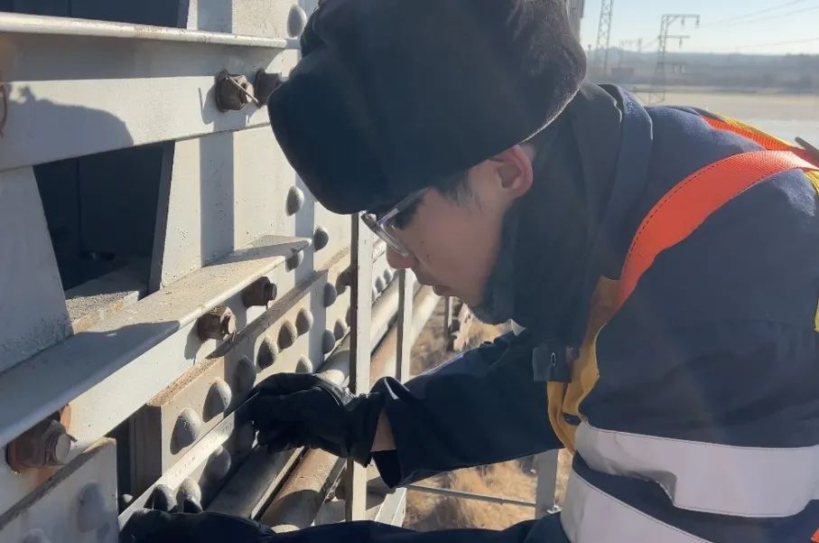 “第一次上桥时还腿抖”的他，迎来第35个春运