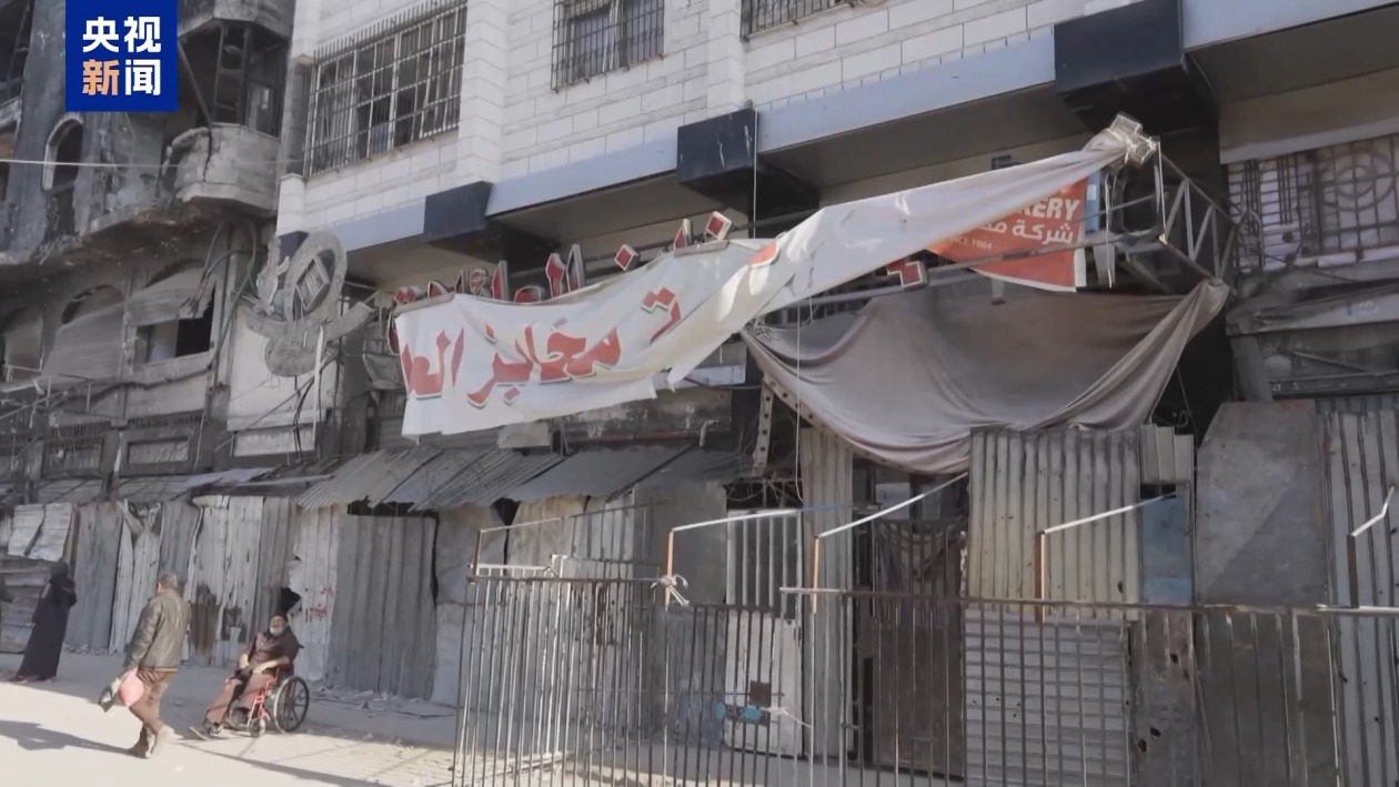 燃料短缺致加沙北部面饼店被迫关闭 当地民众在饥饿中煎熬 燃料短缺致加沙北部面饼店被迫关闭 当地民众在饥饿中煎熬