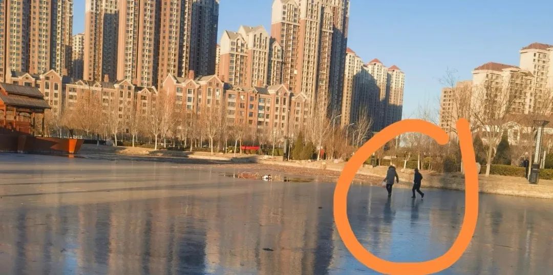 原来这么多人参与冰面救援!还有谁? 原来这么多人参与冰面救援!还有谁?