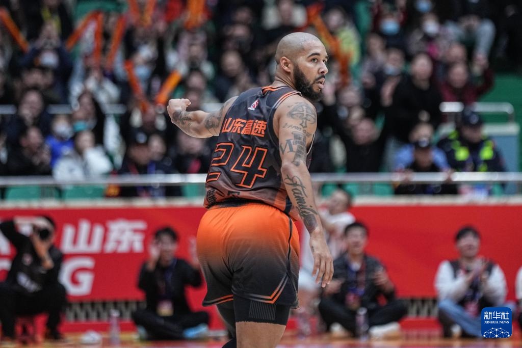 CBA常规赛:山东高速胜浙江稠州金租 CBA常规赛:山东高速胜浙江稠州金租