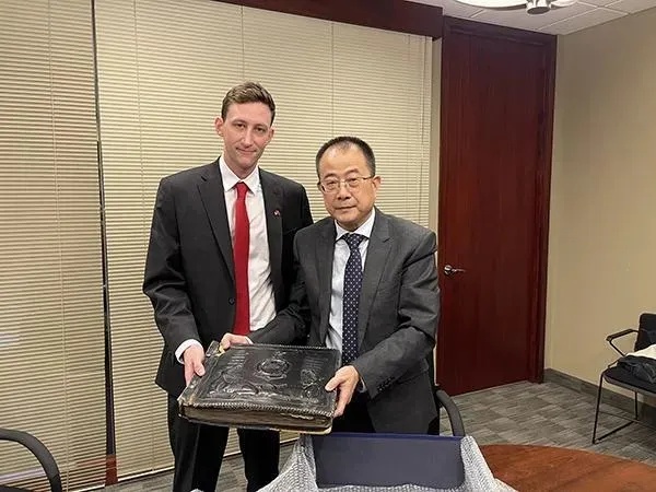 被“网暴”的美国小伙，收到春晚邀约！