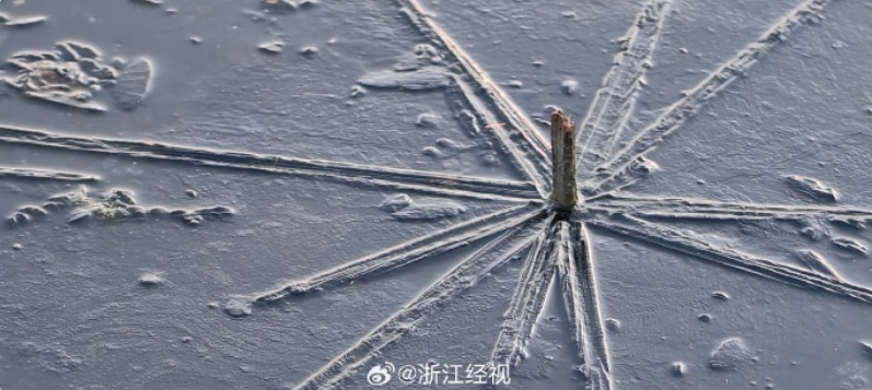 刚刚，西湖结冰了！杭州人挺住，接下来狂飙22℃......