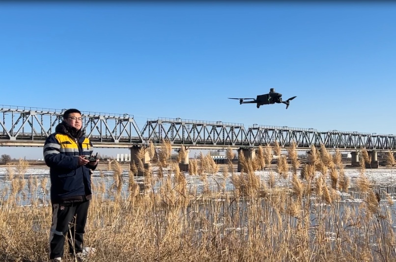 “第一次上桥时还腿抖”的他，迎来第35个春运