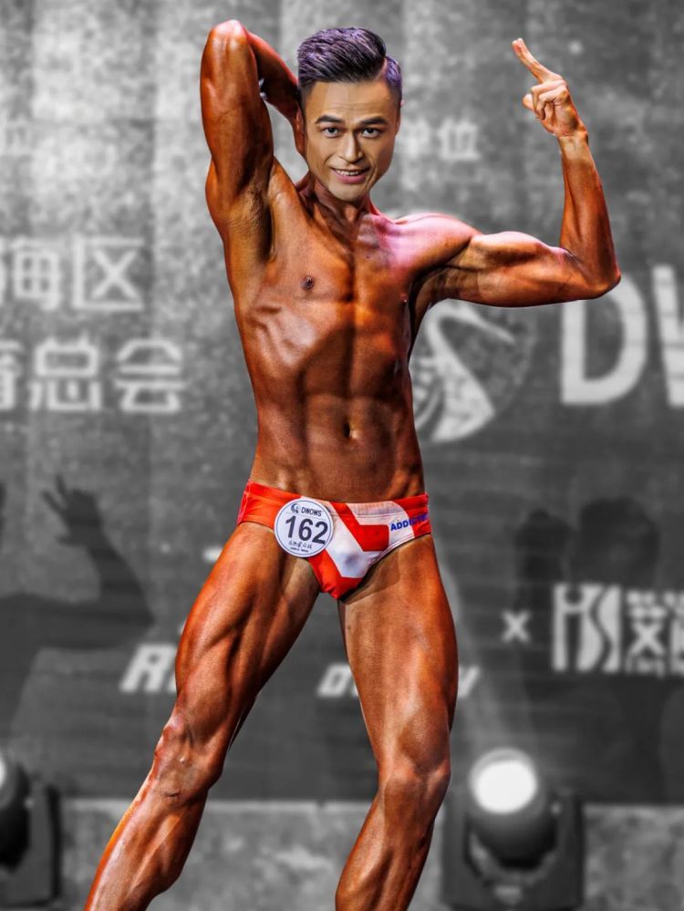 一个多月减48斤!31岁武汉医生拿下全国健美冠军 一个多月减48斤!31岁武汉医生拿下全国健美冠军