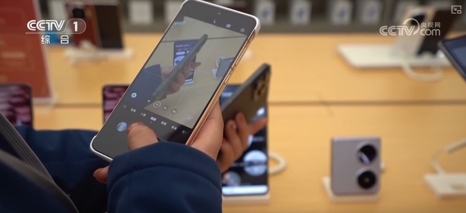 节日市场红红火火,文化味、年味儿……好一幅人间烟火气的“年俗画” 节日市场红红火火,文化味、年味儿……好一幅人间烟火气的“年俗画”