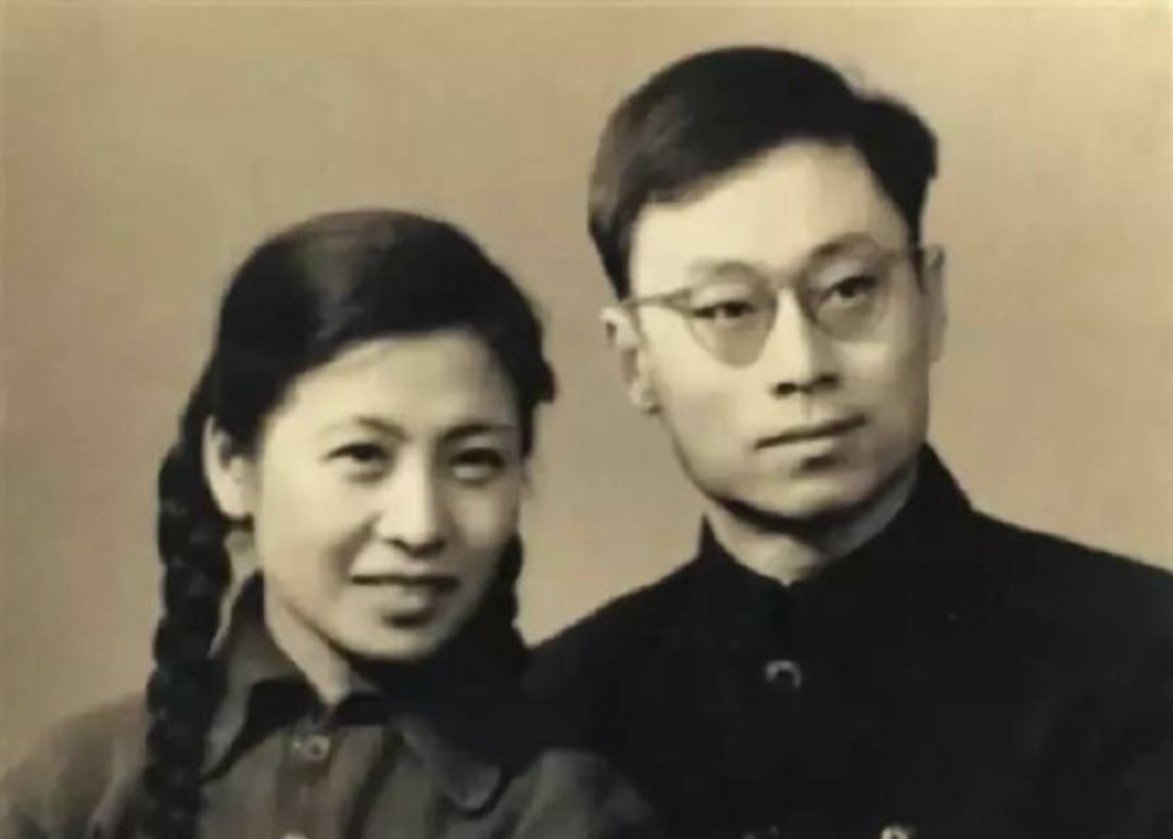 他的名字,曾被绝密28年!首次公开这份成绩单→ 他的名字,曾被绝密28年!首次公开这份成绩单→