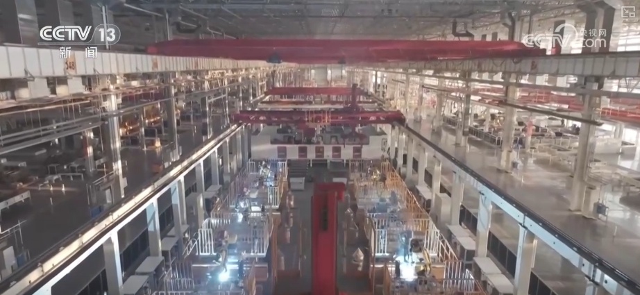 新兴产业壮大 产业体系新支柱逐步形成