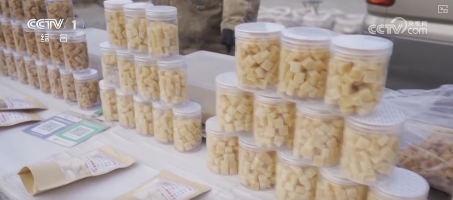 节日市场红红火火,文化味、年味儿……好一幅人间烟火气的“年俗画” 节日市场红红火火,文化味、年味儿……好一幅人间烟火气的“年俗画”