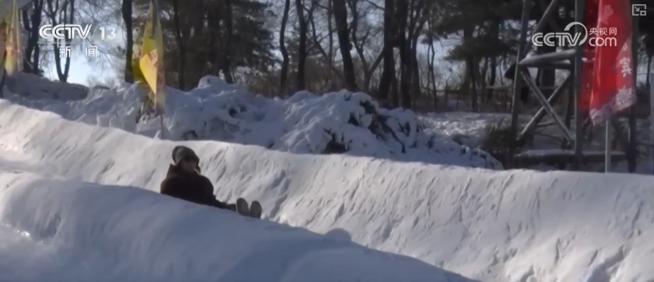 节日市场红红火火,文化味、年味儿……好一幅人间烟火气的“年俗画” 节日市场红红火火,文化味、年味儿……好一幅人间烟火气的“年俗画”