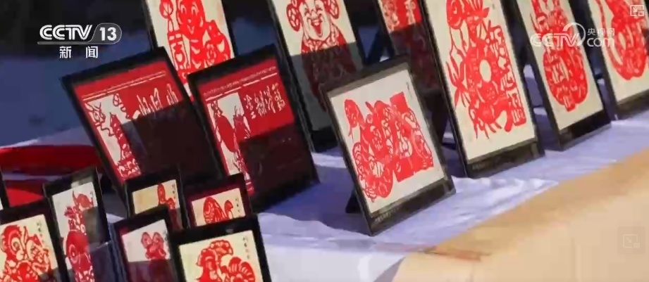 节日市场红红火火,文化味、年味儿……好一幅人间烟火气的“年俗画” 节日市场红红火火,文化味、年味儿……好一幅人间烟火气的“年俗画”