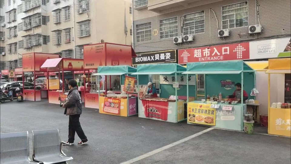 理发师晓华：店里多了5名理发师，春节期间不涨价，不会上春晚舞台