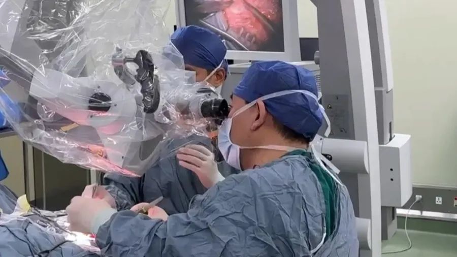 突然口角歪斜、眼睛闭不拢，65岁男子一年多来饱受折磨！专家：这种治疗或无效