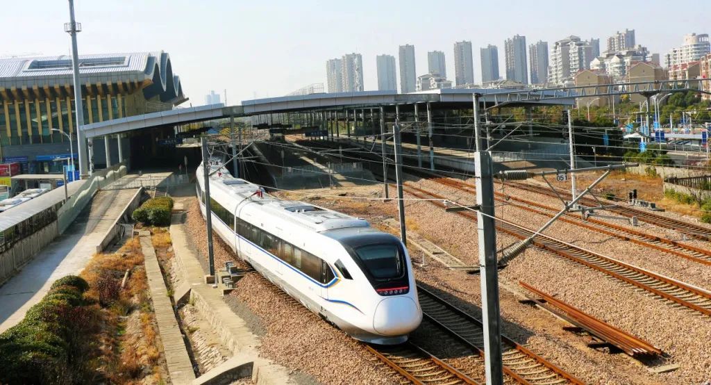 定了！提前7分钟发车，增加两个停站，明日起上海这条线路运行方案调整