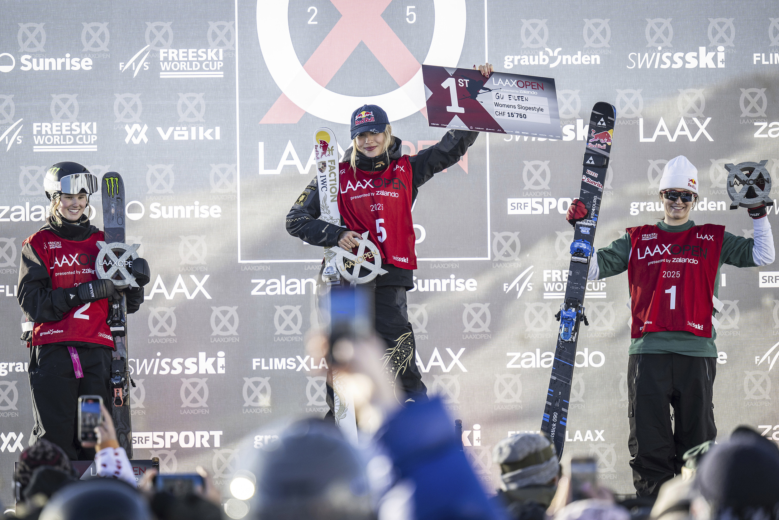 谷爱凌夺赛季坡面障碍首金,为米兰冬奥会全项参赛打下基础 谷爱凌夺赛季坡面障碍首金,为米兰冬奥会全项参赛打下基础