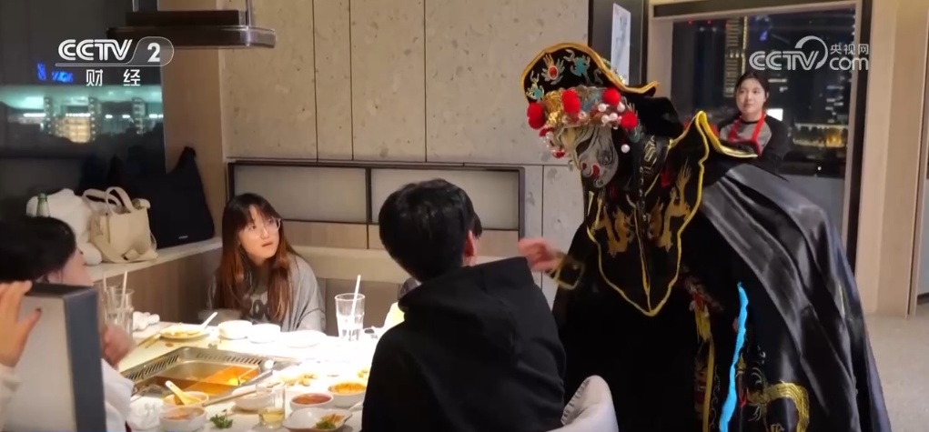 免签政策不断优化 “China Travel”全球圈粉 来一场说走就走的“中国游” 免签政策不断优化 “China Travel”全球圈粉 来一场说走就走的“中国游”