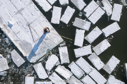 哈尔滨冰雪大世界已经在为明年存冰了