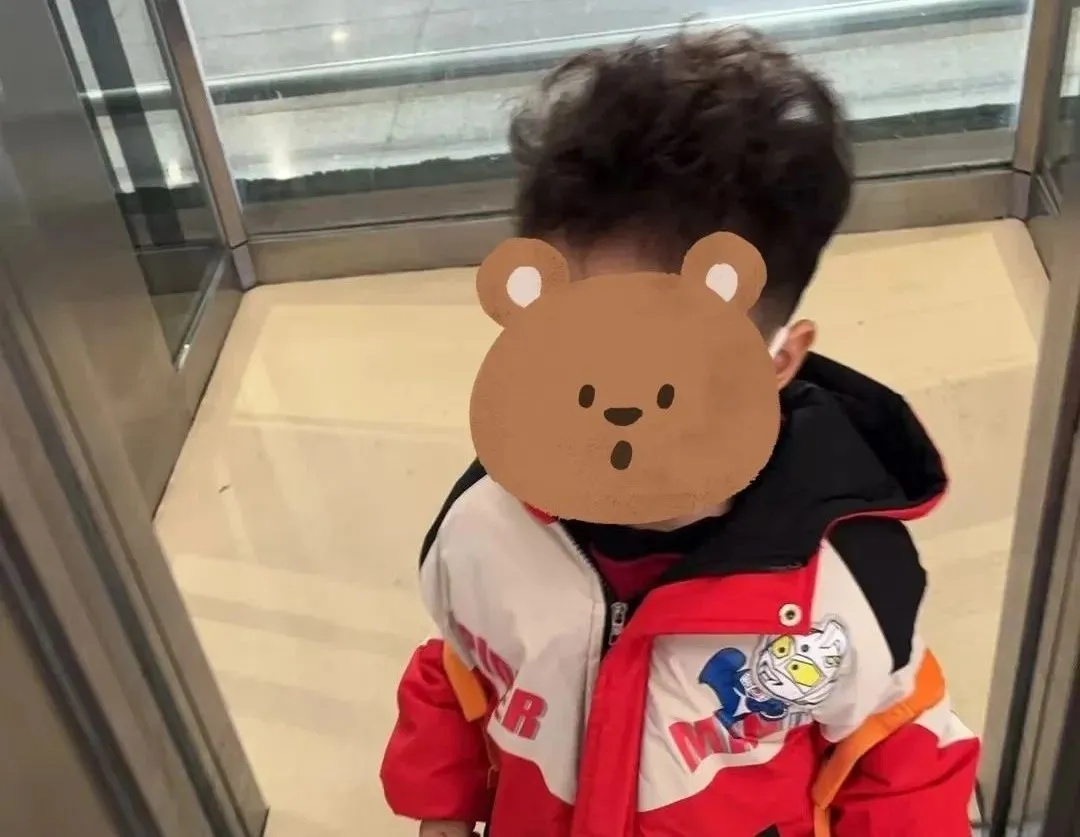 车开了，孩子没下来！