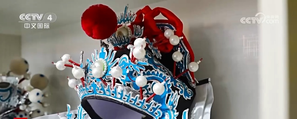 传统春节民俗与特色产业惊喜“碰撞” 激发乡村振兴“新引擎” 传统春节民俗与特色产业惊喜“碰撞” 激发乡村振兴“新引擎”