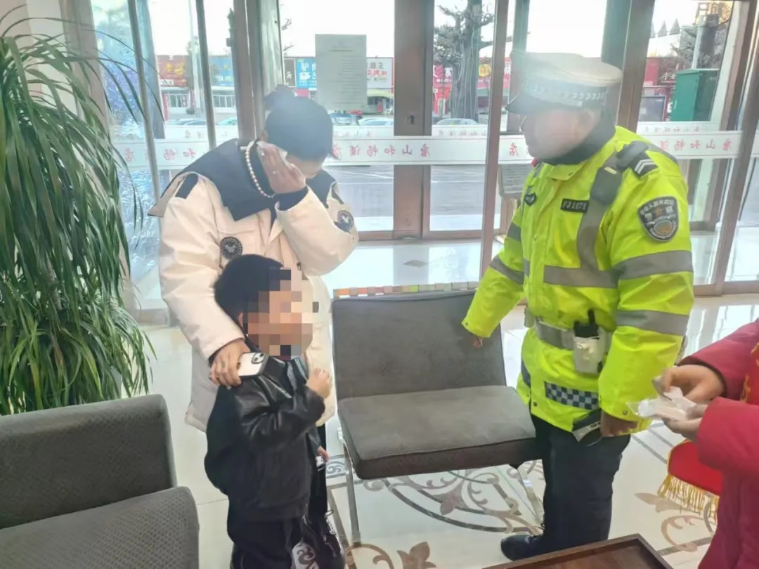 河北街头，这群“奶爸”有点特别……