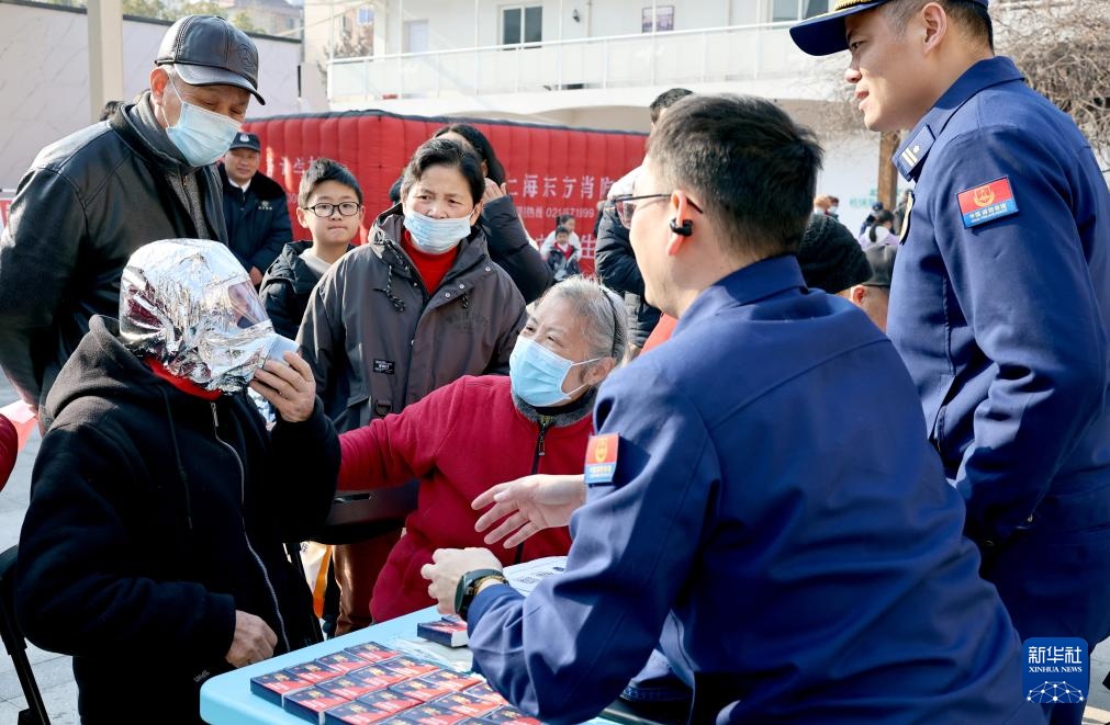 上海举行“1.19”消防安全知识宣传进社区主题日活动 上海举行“1.19”消防安全知识宣传进社区主题日活动