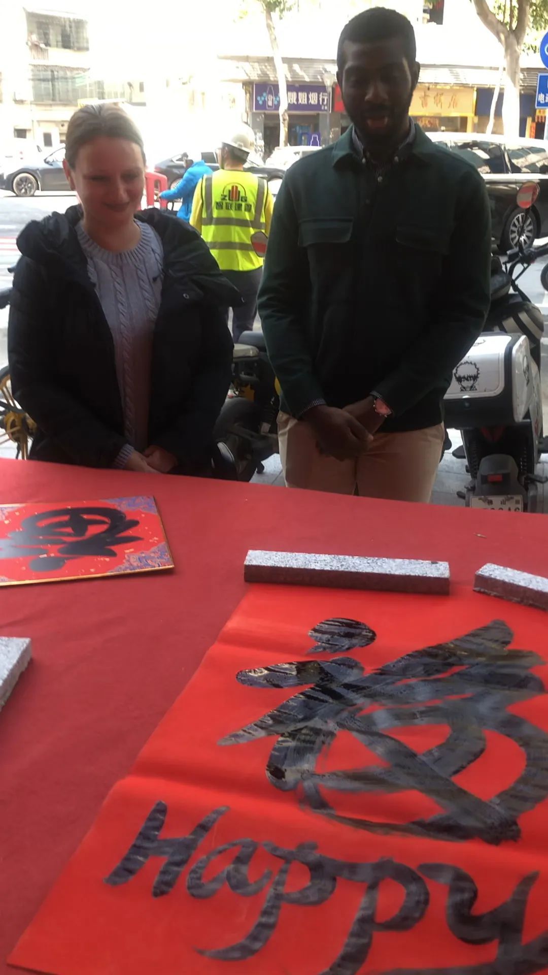 给老外亿点中式美学震撼！广东的挥春已进入next level