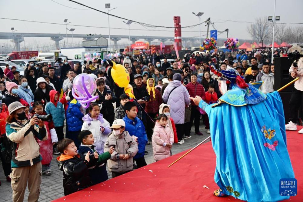 山东青岛：泊里大集年味浓