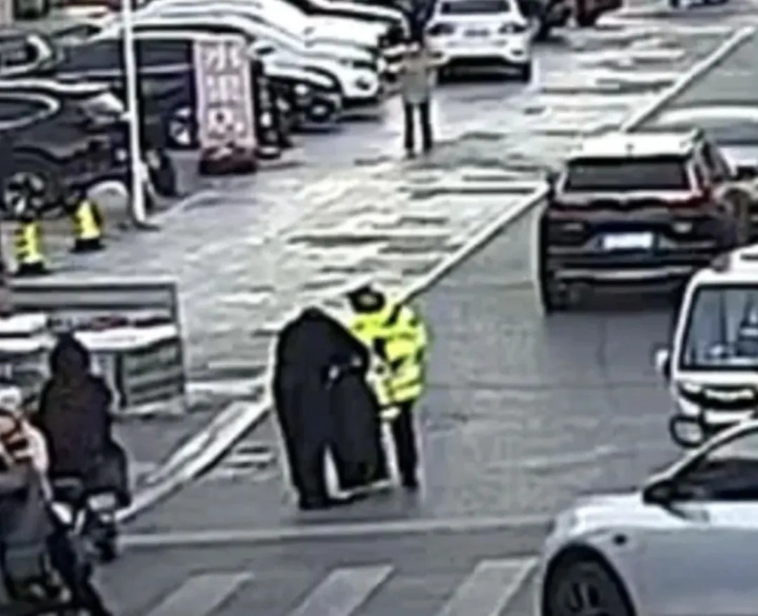 河北街头，这群“奶爸”有点特别……