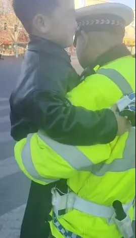 河北街头，这群“奶爸”有点特别……