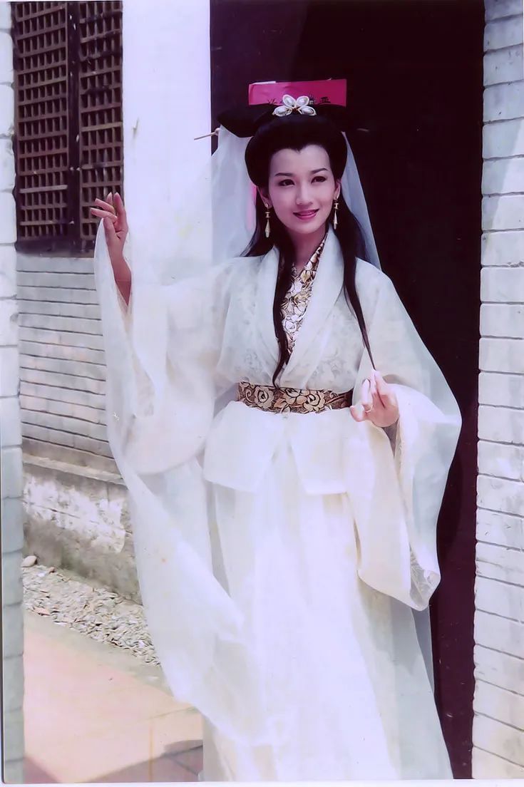 “白娘子”赵雅芝将登多台春晚，工作室：九个卫视同步播出