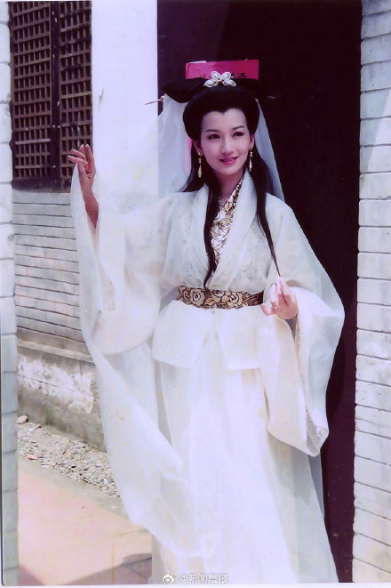 白娘子赵雅芝蛇年春晚好忙,将登九台蛇年春晚 白娘子赵雅芝蛇年春晚好忙,将登九台蛇年春晚