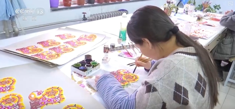 文化中国行 | “剪”中求“变” 传统之美“新”意浓 文化中国行 | “剪”中求“变” 传统之美“新”意浓