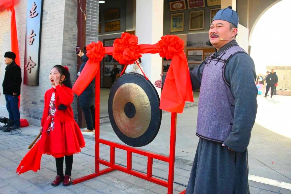 老包头走西口历史文化街区鸣锣开街