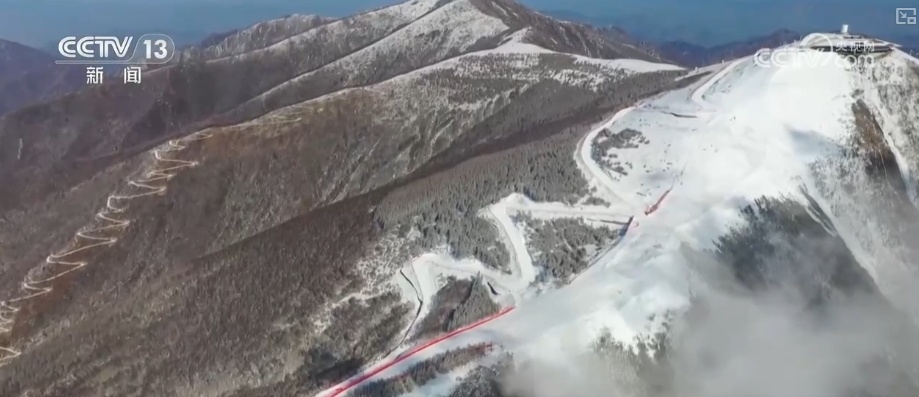 “滑雪+”牵手春节点亮“冰雪经济” 消费新场景持续火爆 “滑雪+”牵手春节点亮“冰雪经济” 消费新场景持续火爆