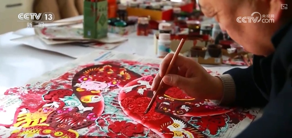 文化中国行 | “剪”中求“变” 传统之美“新”意浓 文化中国行 | “剪”中求“变” 传统之美“新”意浓