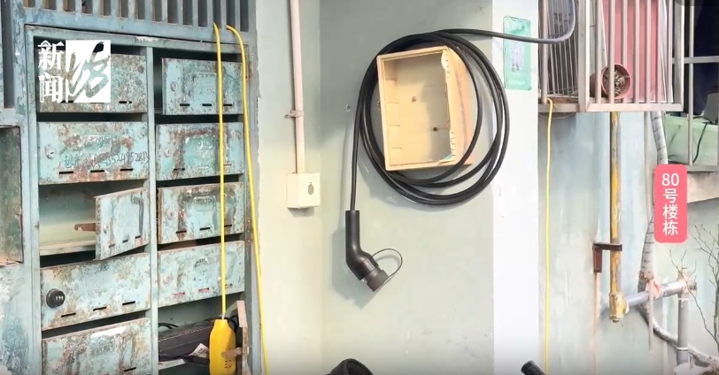 上海一小区突发火灾！4辆电动车和一辆新能源汽车被烧毁，“元凶”竟然又是它