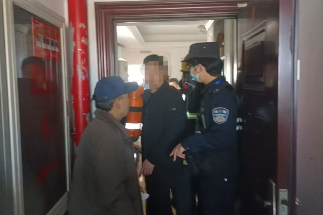 18楼炼“仙丹”？小区群里炸了！