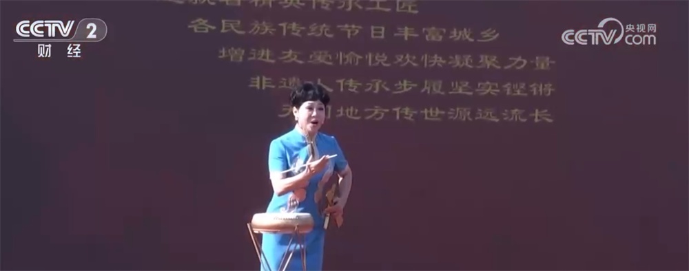 火锅宴、醒狮表演、非遗元素“惊艳”……热热闹闹迎新春 多彩文化扮靓中国年