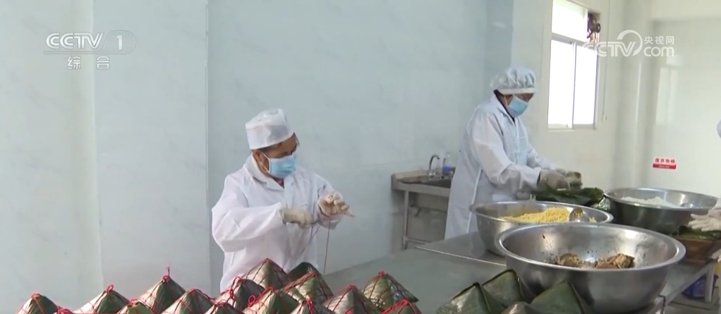 各地年货大集热闹非凡满满“烟火气” 处处洋溢新年喜庆氛围 各地年货大集热闹非凡满满“烟火气” 处处洋溢新年喜庆氛围