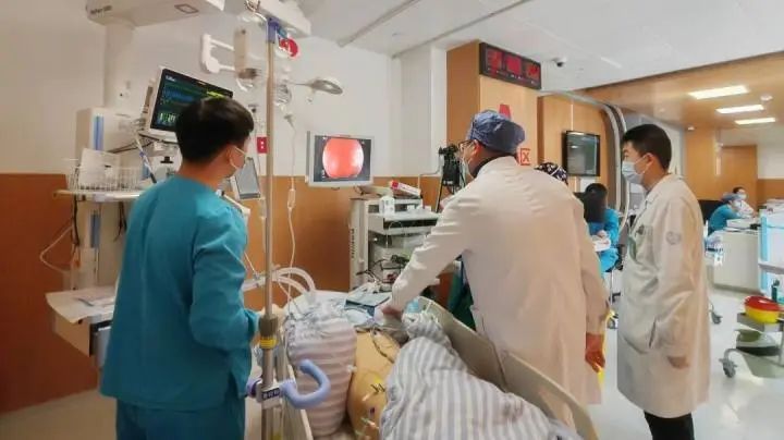 男子呕血不止住进ICU,全身近一半的血都没了……医生紧急提醒 男子呕血不止住进ICU,全身近一半的血都没了……医生紧急提醒