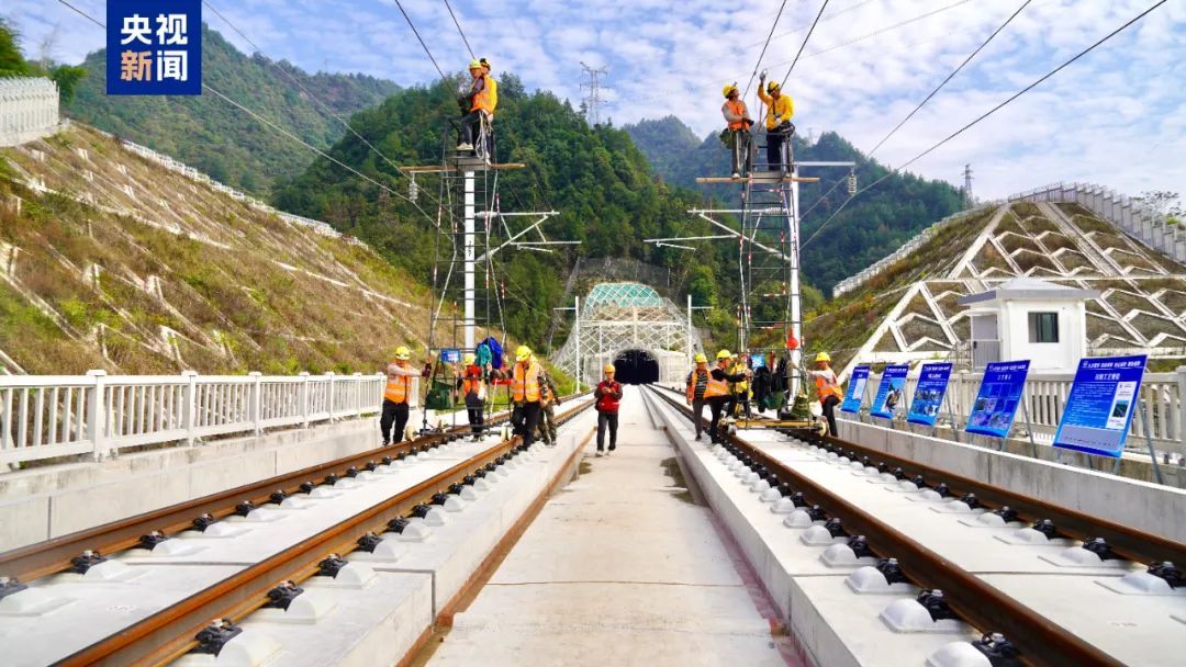 交通 | 4小时→1小时内 渝厦高铁重庆东至黔江段进入全面静态验收阶段 交通 | 4小时→1小时内 渝厦高铁重庆东至黔江段进入全面静态验收阶段