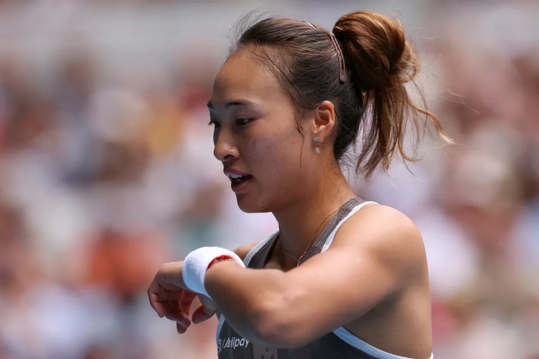 郑钦文抵达西班牙，备战WTA1000多哈赛