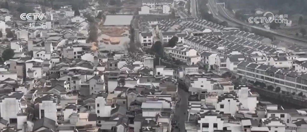 各地年货大集热闹非凡满满“烟火气” 处处洋溢新年喜庆氛围 各地年货大集热闹非凡满满“烟火气” 处处洋溢新年喜庆氛围