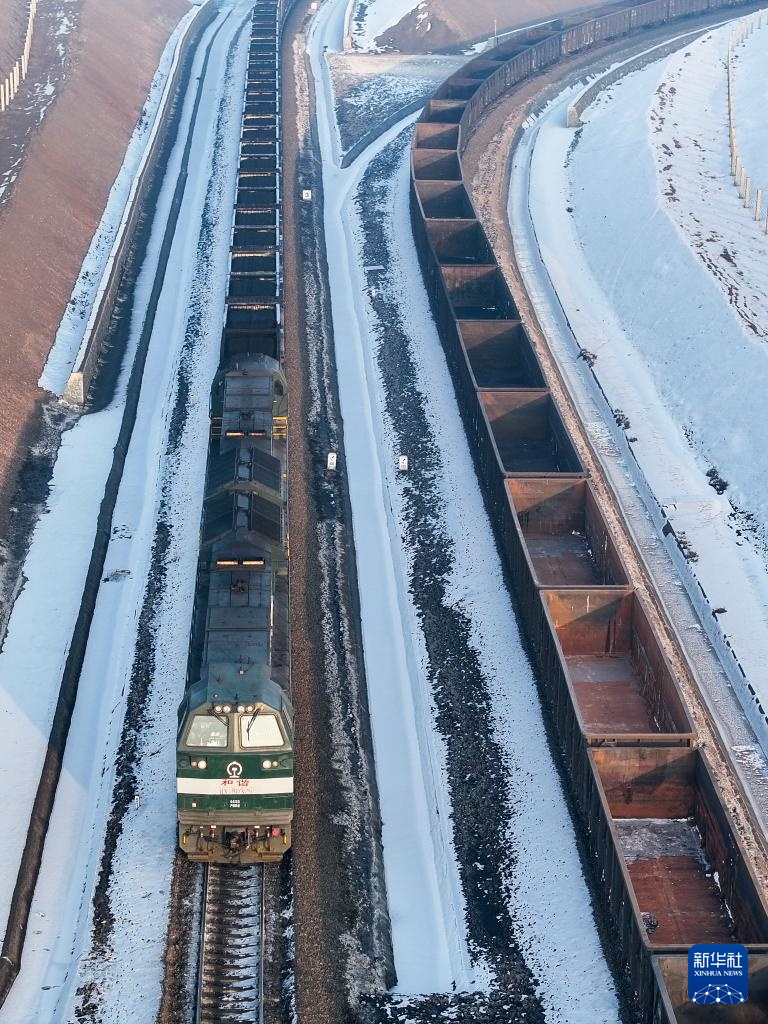 “疆煤驰骋”护航春节能源供应 “疆煤驰骋”护航春节能源供应