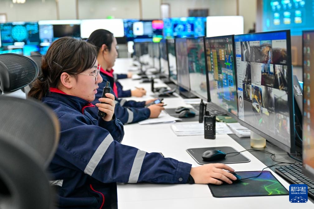 “疆煤驰骋”护航春节能源供应 “疆煤驰骋”护航春节能源供应