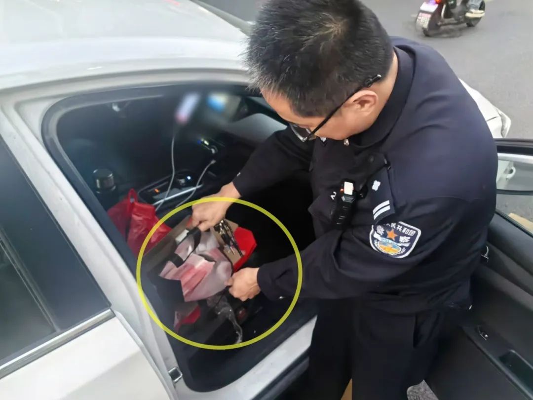 胡某(男,35岁),在厦门被抓! 胡某(男,35岁),在厦门被抓!