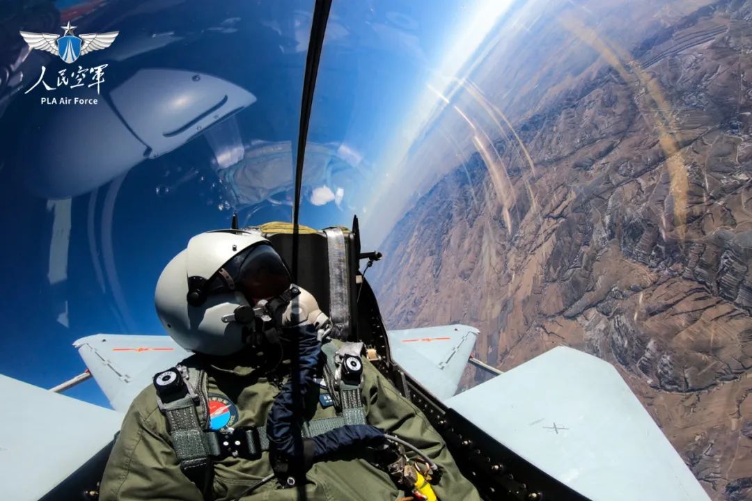 迎着朝霞，起飞！