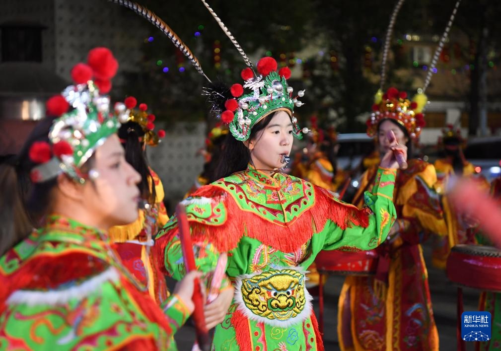 “中华战舞”劲 英歌夜训酣