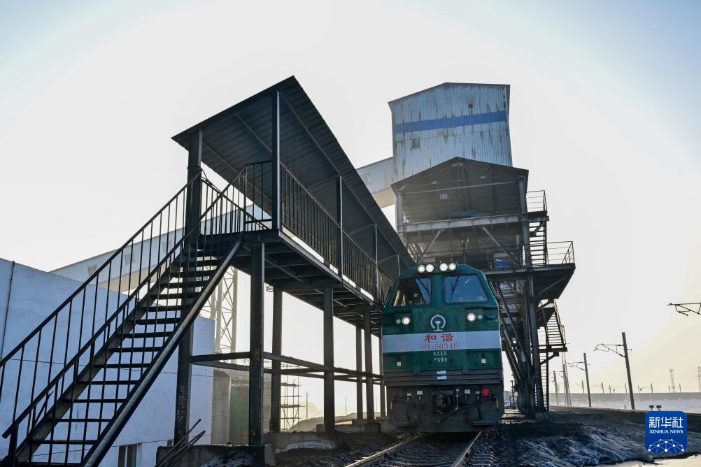 “疆煤驰骋”护航春节能源供应 “疆煤驰骋”护航春节能源供应