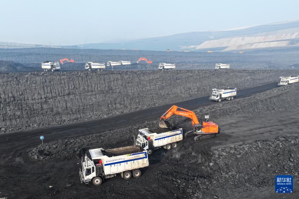 “疆煤驰骋”护航春节能源供应 “疆煤驰骋”护航春节能源供应