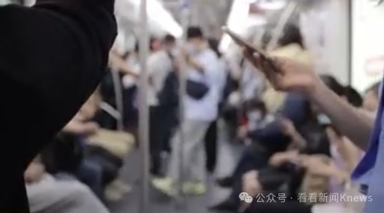 12岁女孩和73岁老人地铁内抢座,闹上法庭! 12岁女孩和73岁老人地铁内抢座,闹上法庭!